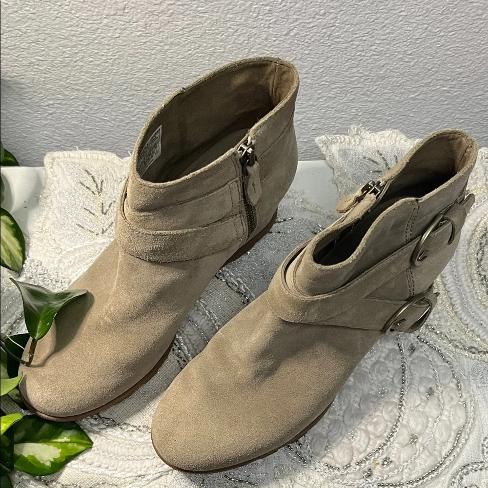 Sorel Women's Joan of Arctic Wedge II Buckle Boots - Khaki {Size 11}